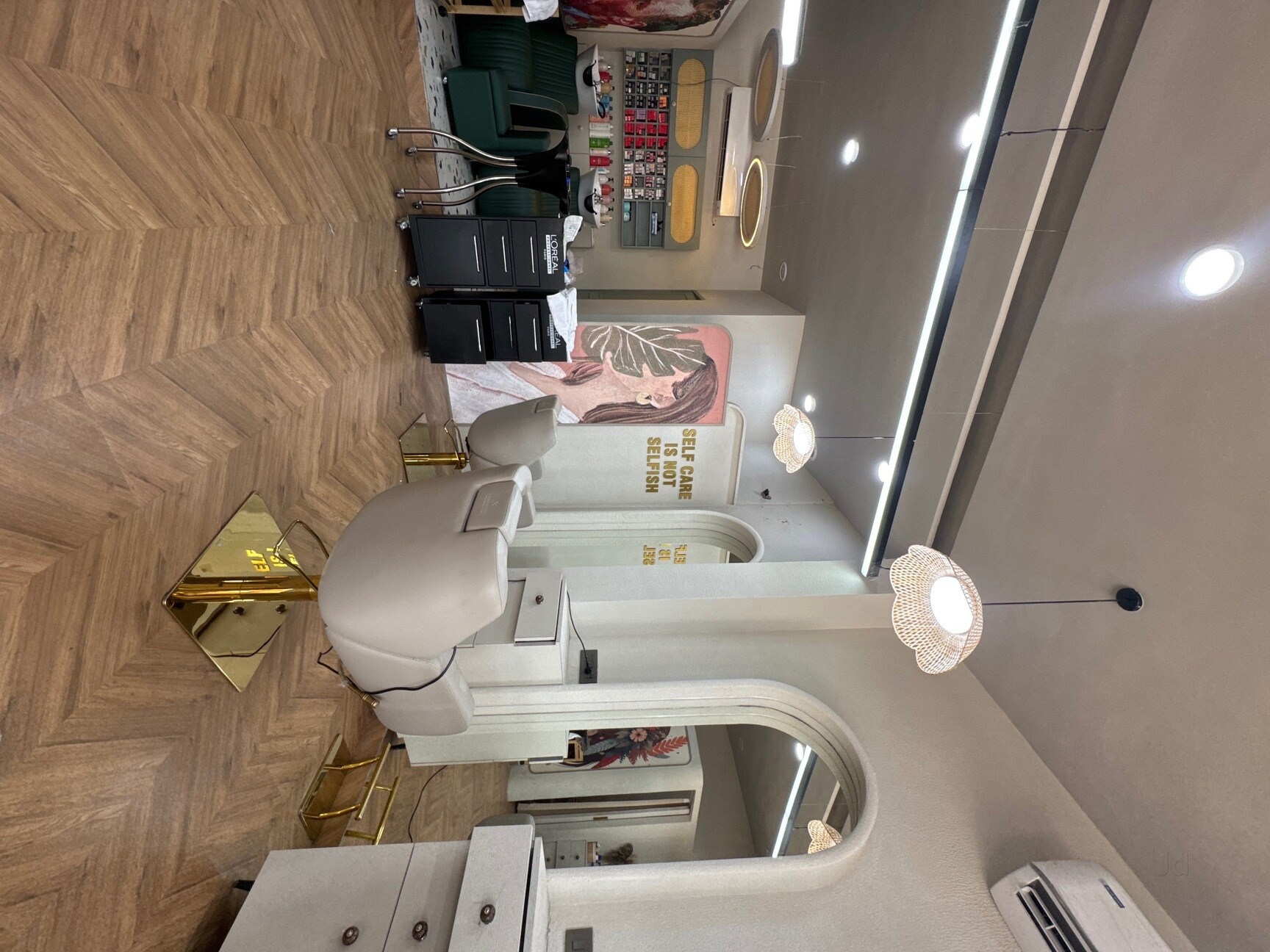 Salon Jewellery display counters and arch showcase shelves